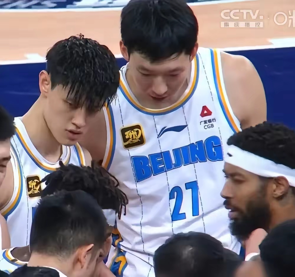 爱游戏 ayx 登录入口山东男篮发布备战花絮；加时末段状态回暖；CBA季后赛任务艰巨；医务组通报恢复的简单介绍